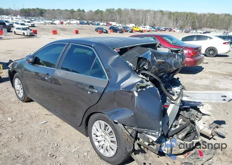 2013 Toyota Camry L/Se/Le/Xle z USA, uszkodzony, nr VIN 4T4BF1FK7DR294762